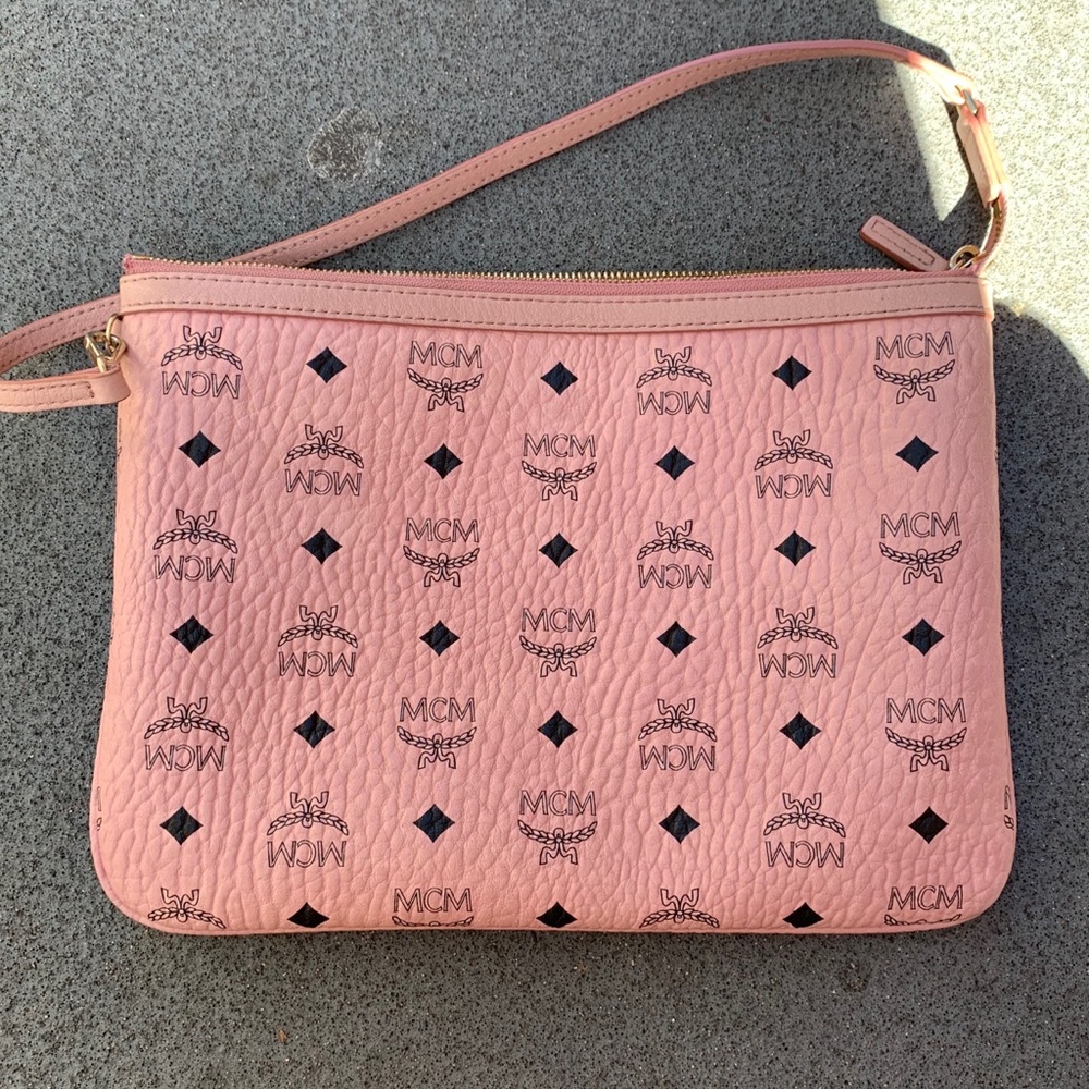 💋 SALE 💋 MCM pouch
